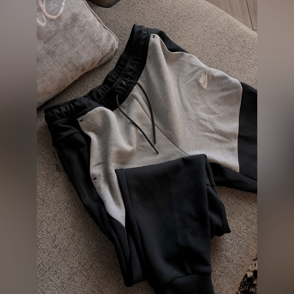 Nike Men’s Tech fleece Joggers